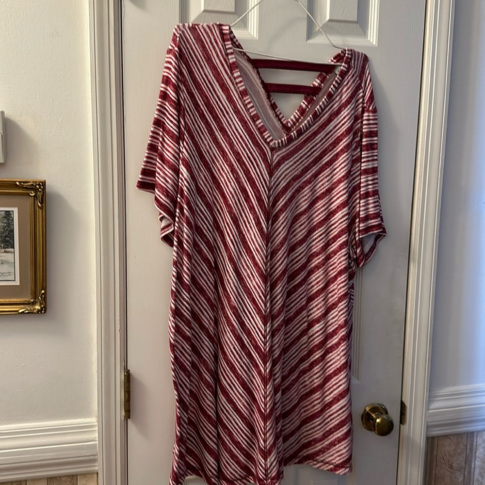 Striped V neck tee